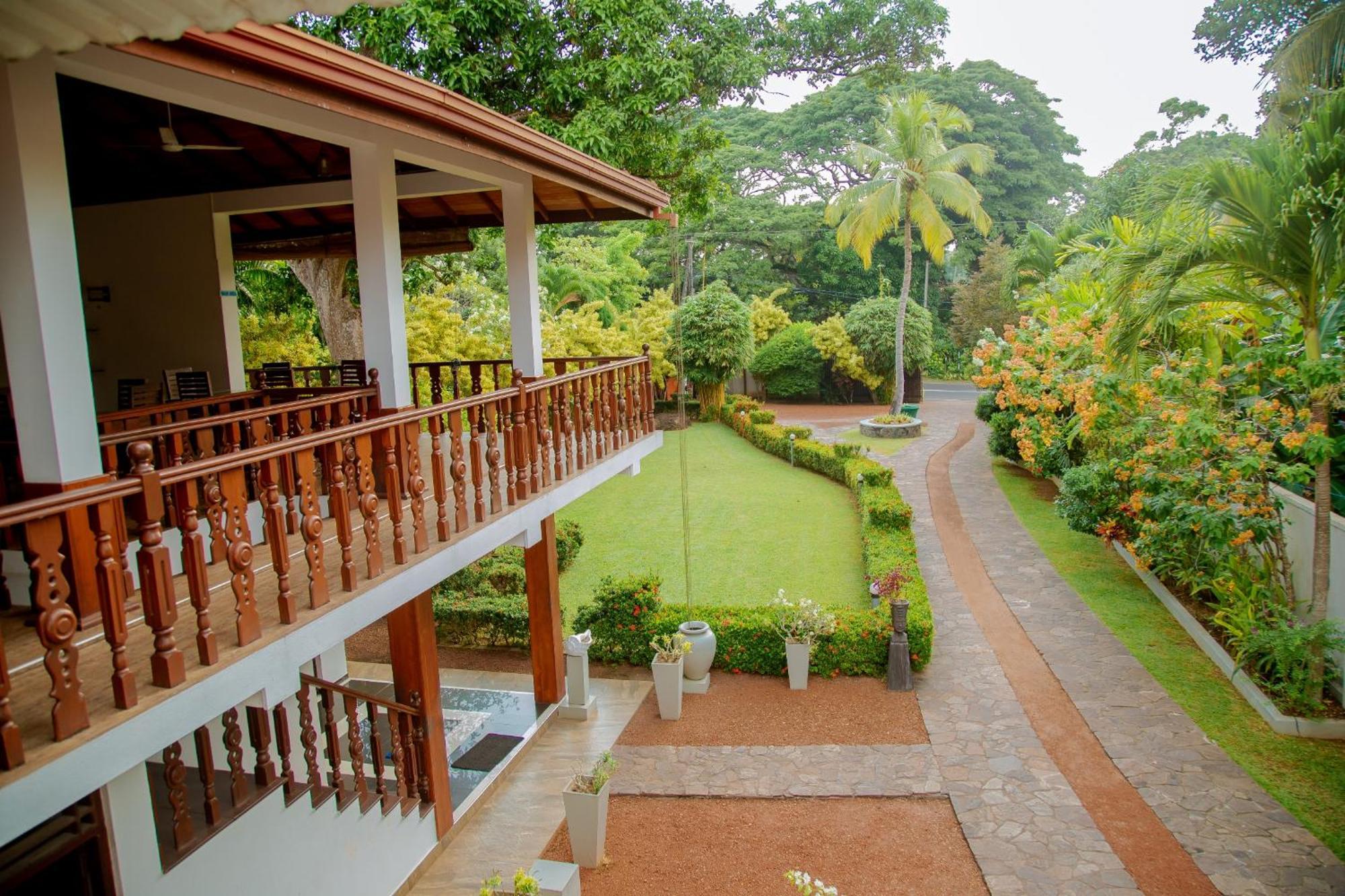 Rockery Villa Ayurveda Bentota Kültér fotó
