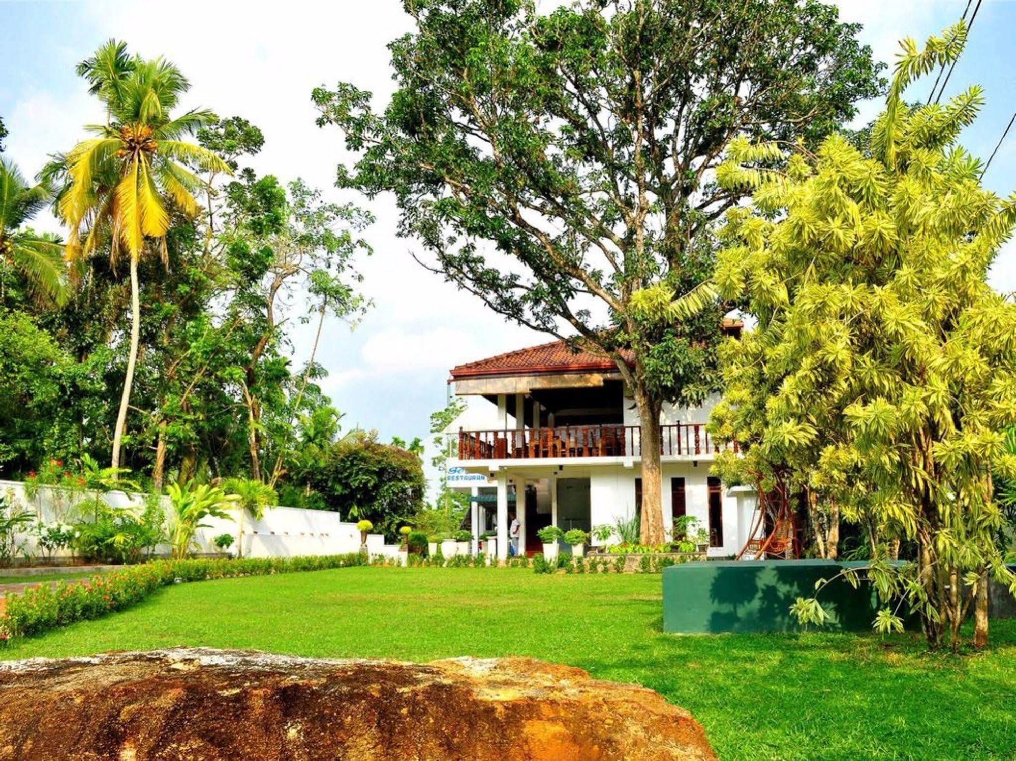 Rockery Villa Ayurveda Bentota Kültér fotó
